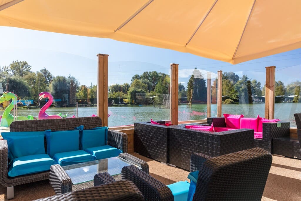 Terrasse en bord de lac