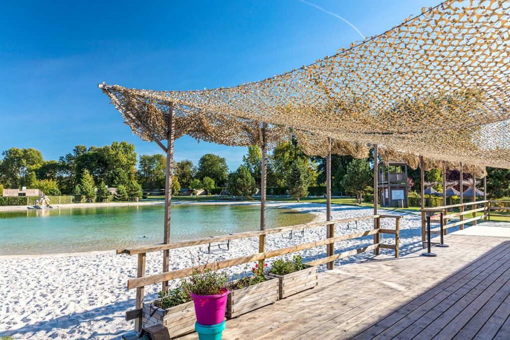 plage et terrasse du lagon